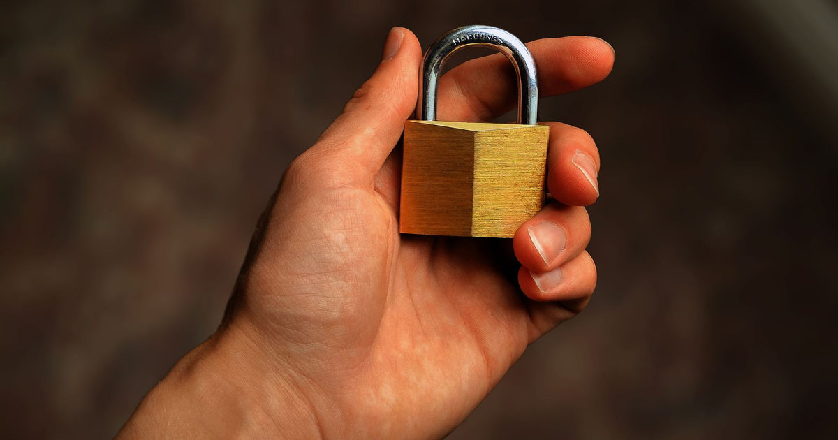 Dados de cliente no ChatGPT: o que pode e o que te coloca em risco